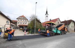 ASFALTIRANJE UNEC 00 FOTO LJUBO VUKELIČ